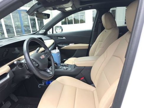 Used 2024 Cadillac XT4 Premium Luxury w/ Technology Package AWD/4WD image 7