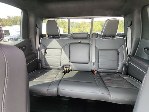 Certified 2025 GMC Sierra 1500 AT4X image 27