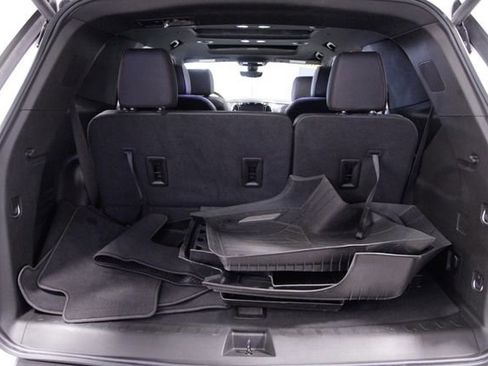 Used 2023 Chevrolet Traverse RS image 23