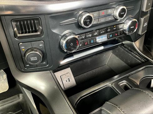 Used 2025 Ford F150 Lariat AWD/4WD image 16