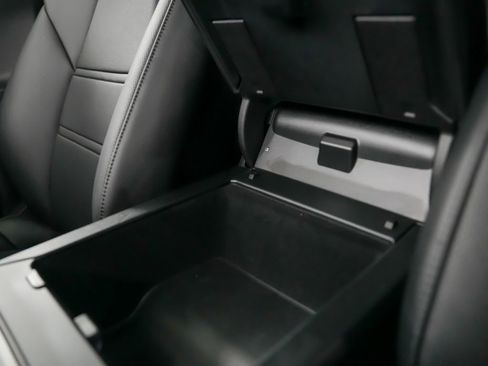 Certified 2025 Porsche Cayenne S image 35