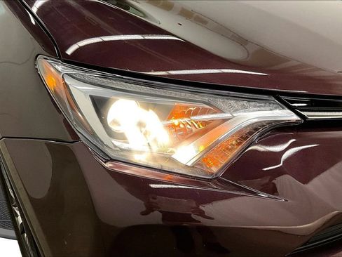 Used 2018 Toyota RAV4 XLE AWD/4WD image 31