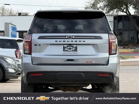 Used 2024 Chevrolet Suburban RST image 8