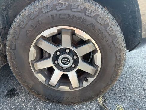Used 2022 Toyota 4Runner TRD Off-Road AWD/4WD image 15