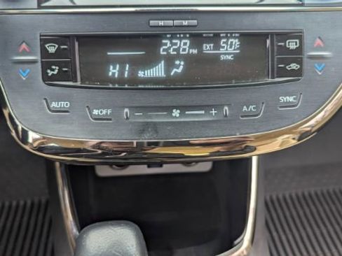 Used 2018 Toyota Avalon XLE Plus image 35