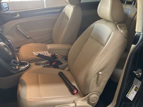Used 2019 Volkswagen Beetle 2.0T SE image 5