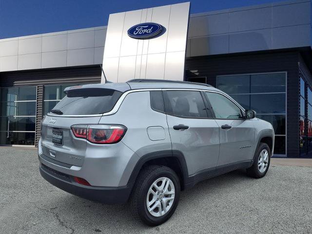 Used 2020 Jeep Compass Sport AWD/4WD image 2
