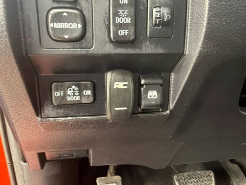 Used 2016 Toyota Tundra SR5 w/ TRD Off Road Package AWD/4WD image 9