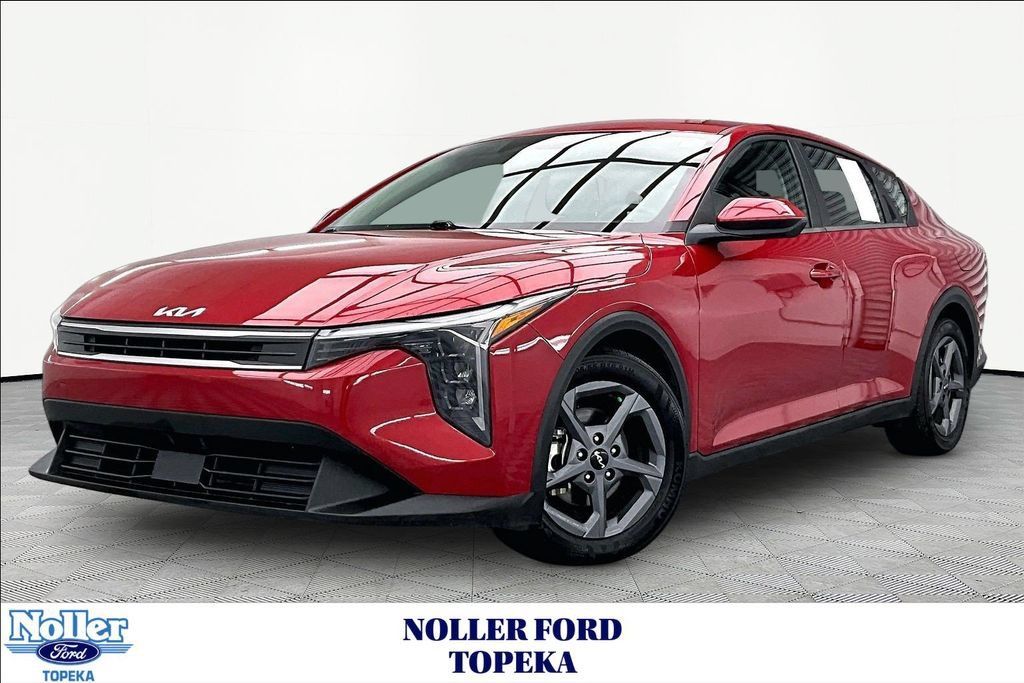 Used 2025 Kia K4 FWD image 1