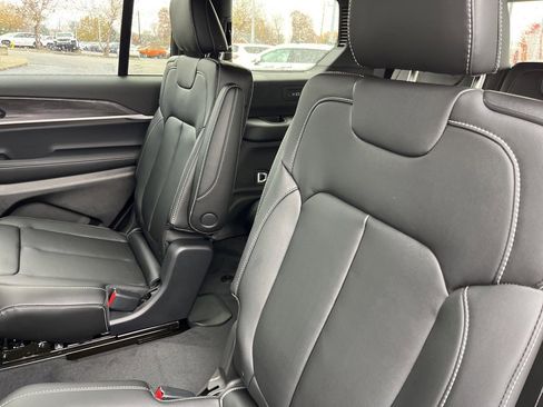 New 2025 Jeep Grand Cherokee L Limited image 36