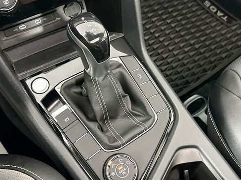 Certified 2023 Volkswagen Taos SEL image 17