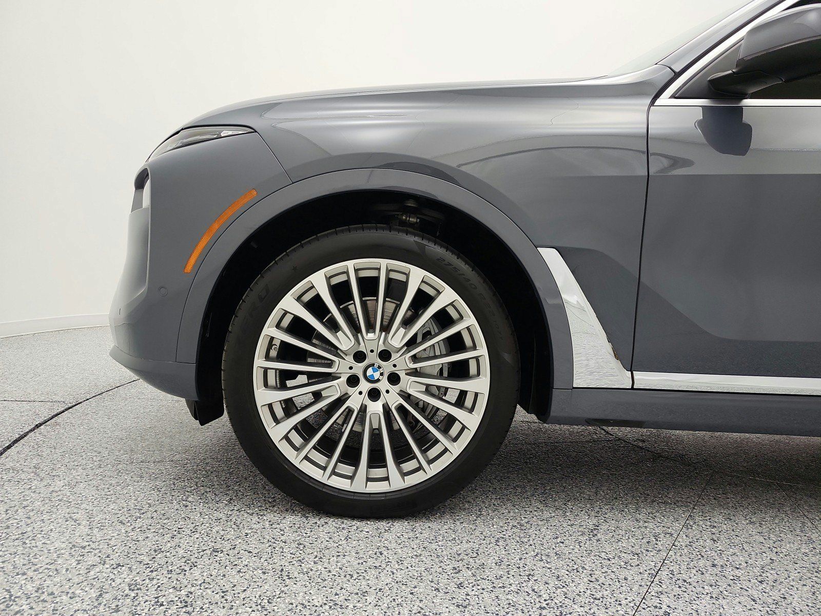 Used 2024 BMW X7 xDrive40i w/ Premium Package AWD/4WD image 17