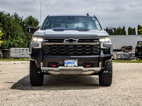 Used 2024 Chevrolet Silverado 1500 ZR2 AWD/4WD image 10