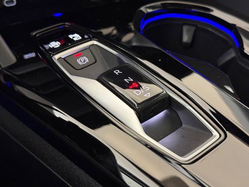 Certified 2025 Audi Q5 Premium w/ Convenience Package image 17