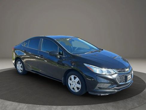 Used 2017 Chevrolet Cruze LS image 2