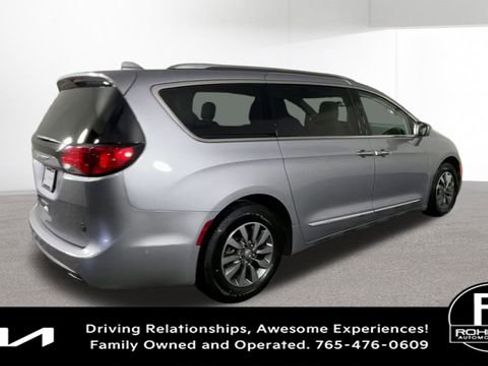 Used 2019 Chrysler Pacifica Touring-L Plus w/ Advanced Safetytec Group image 9