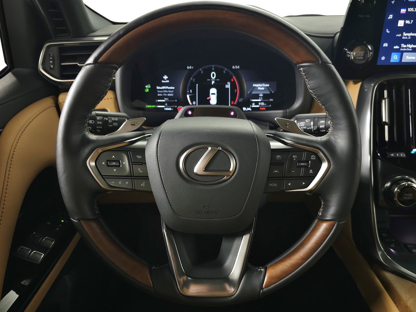 Used 2025 Lexus LX 600 4WD w/ Luxury Package image 23