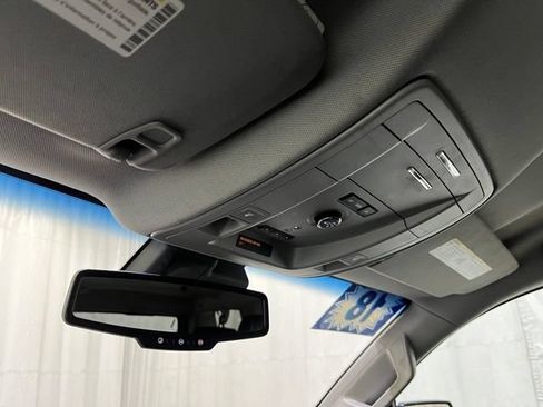 Used 2018 Chevrolet Suburban LT AWD/4WD image 23