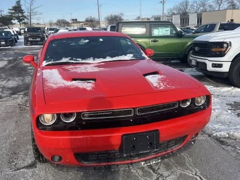 Used 2016 Dodge Challenger SXT Plus image 2