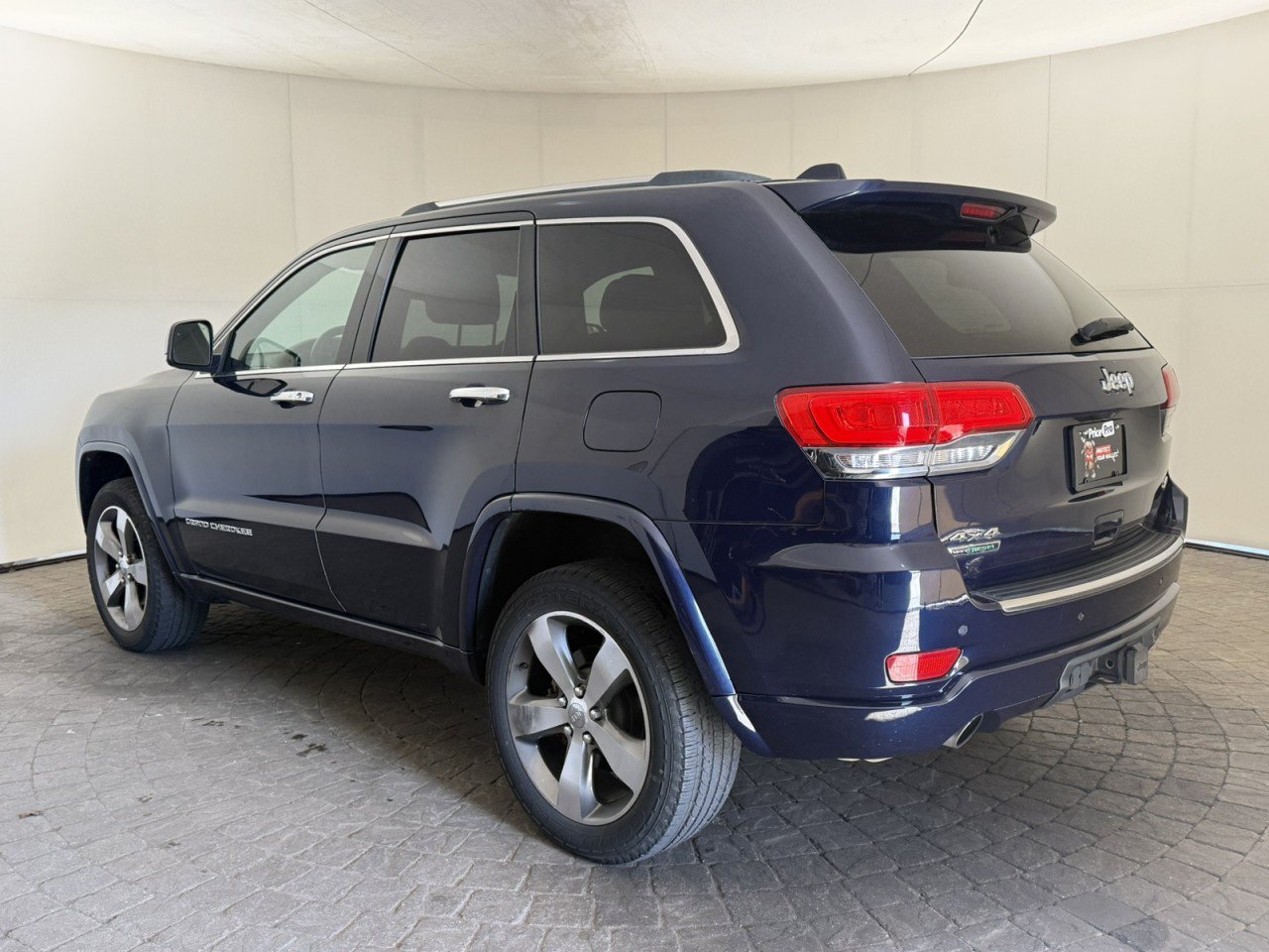 Used 2014 Jeep Grand Cherokee Overland w/ Advanced Technology Group AWD/4WD image 5