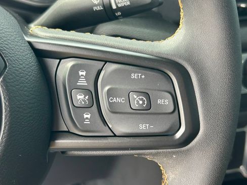 Used 2024 Jeep Gladiator Sport AWD/4WD image 24