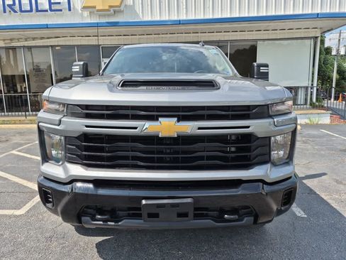 Used 2025 Chevrolet Silverado 2500 Custom AWD/4WD image 2