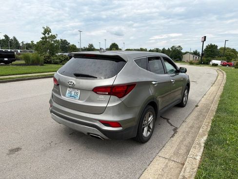 Used 2017 Hyundai Santa Fe Sport FWD image 4