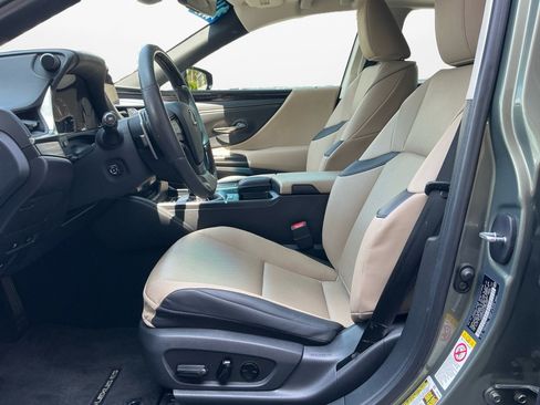 Used 2019 Lexus ES 350 w/ Premium Package FWD image 11