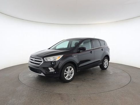 Used 2017 Ford Escape SE image 3