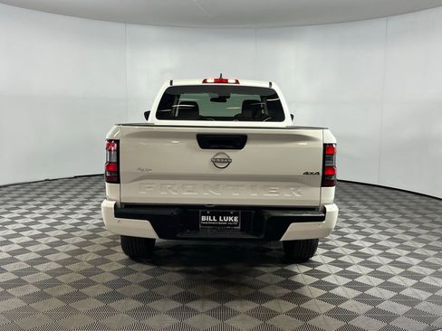 Used 2025 Nissan Frontier SV image 6