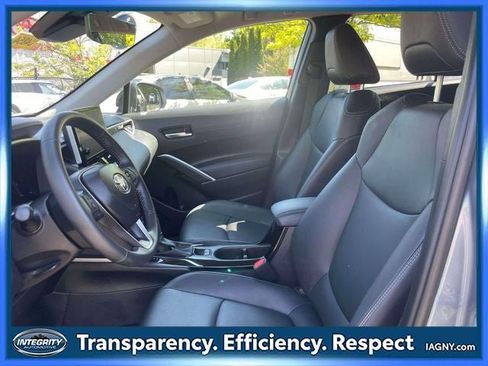 Used 2025 Toyota Corolla Cross XLE AWD/4WD image 14