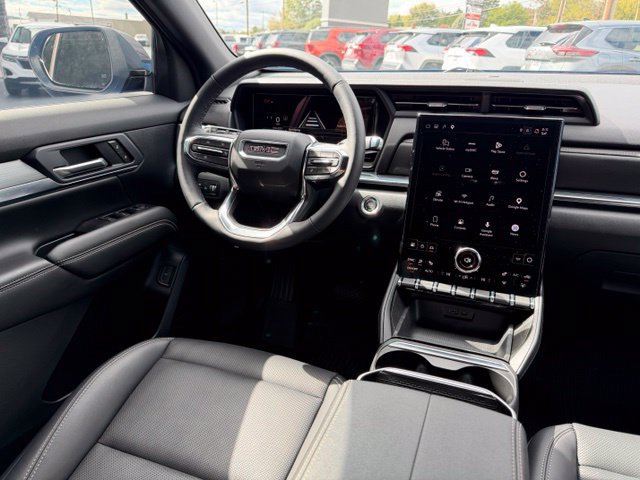 Used 2025 GMC Terrain Elevation w/ Elevation Premium Package AWD/4WD image 17