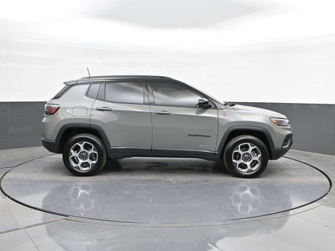 Used 2022 Jeep Compass Trailhawk w/ Trailhawk Elite Group image 24