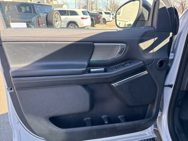 Used 2025 Ford Expedition Platinum AWD/4WD image 20