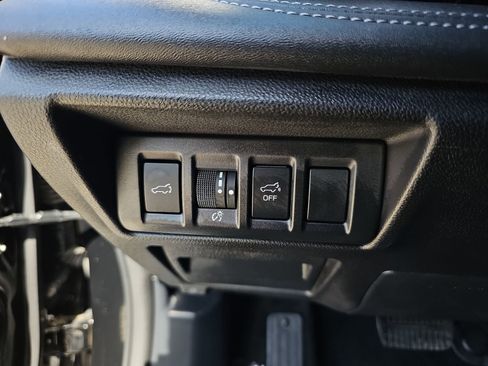 Used 2023 Subaru Outback Limited image 27