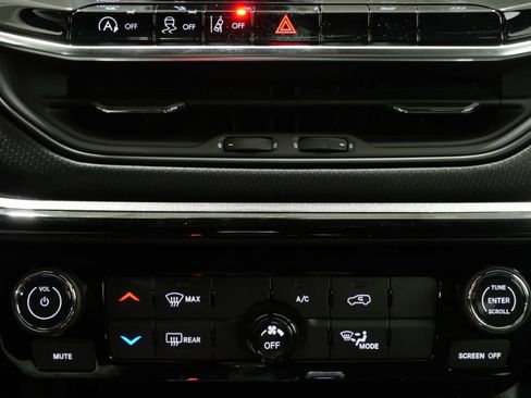 New 2026 Jeep Compass Latitude image 19