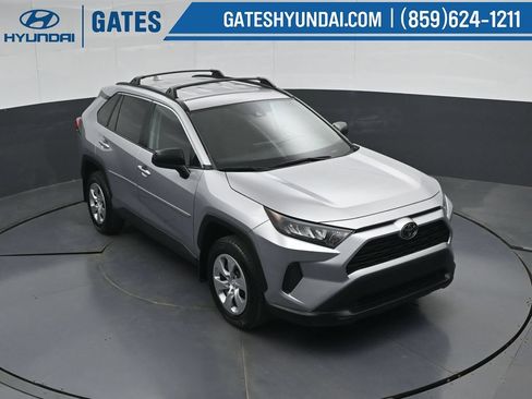 Used 2021 Toyota RAV4 LE FWD image 43