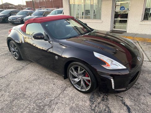 Used 2015 Nissan 370Z Touring Sport RWD image 2