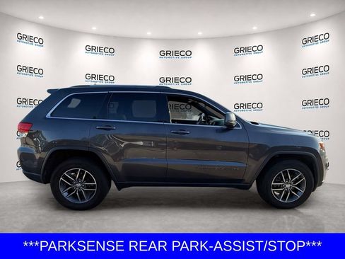 Used 2018 Jeep Grand Cherokee Laredo RWD image 8