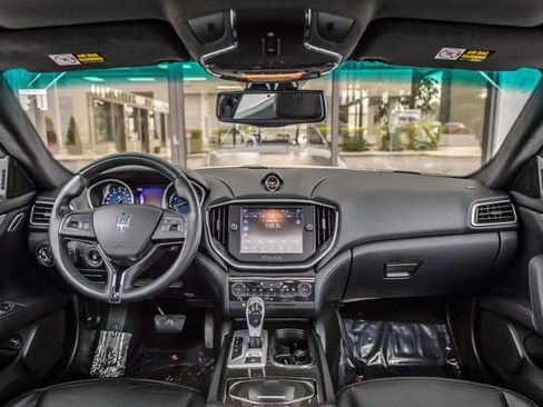 Used 2016 Maserati Ghibli RWD image 3
