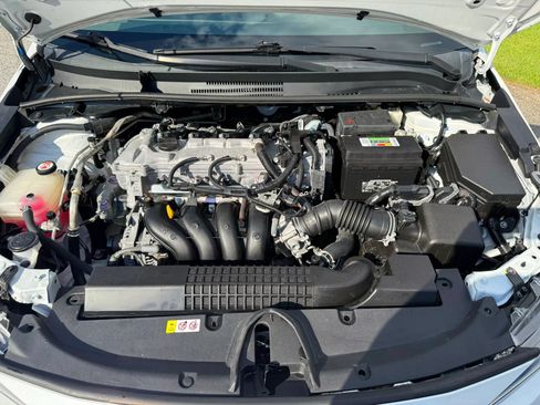 Used 2022 Toyota Corolla LE FWD image 13