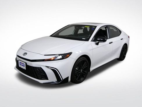 Used 2026 Toyota Camry Hybrid w/ Multimedia Upgrade Package AWD/4WD image 9