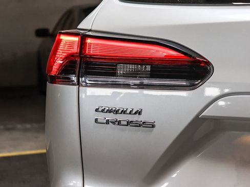 Certified 2022 Toyota Corolla Cross XLE AWD/4WD image 11