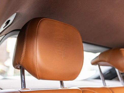 Certified 2023 Porsche Cayenne Platinum Edition image 38