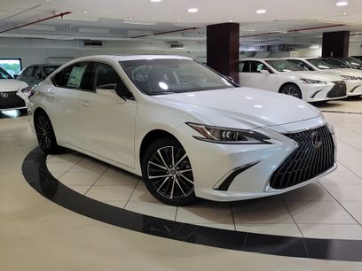 New 2025 Lexus ES 350 w/ Premium Package