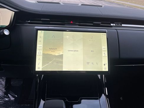 New 2026 Land Rover Range Rover Sport SE image 18