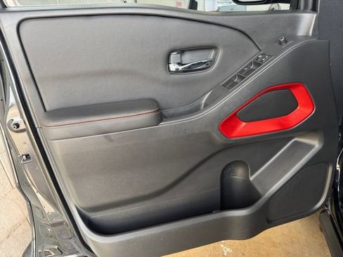 Used 2023 Nissan Frontier Pro-X w/ Technology Package RWD image 4