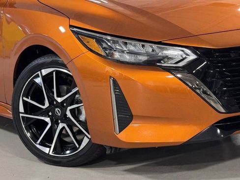 Used 2024 Nissan Sentra SR w/ SR Premium Package image 3