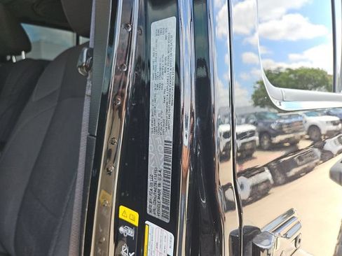 Used 2022 Jeep Gladiator Sport AWD/4WD image 29