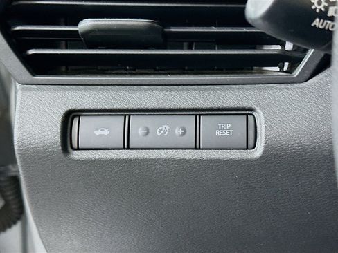 Used 2024 Nissan Altima 2.5 SV image 16